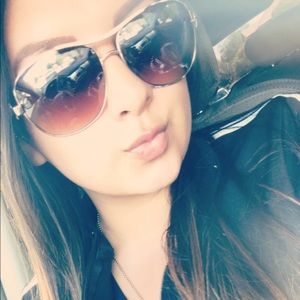 Meet your Posher, Marissa